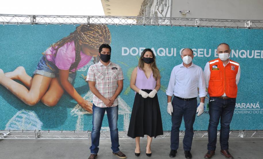 Servidores do Detran-PR se engajam em campanhas de arrecadação promovidas pela primeira-dama do Estado