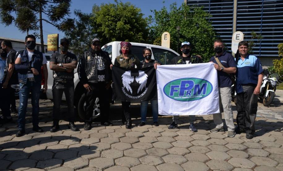 Semana Nacional de Trânsito encerra com ação solidária Paraná Piá