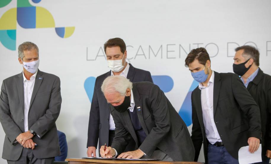 Governo recebe carros elétricos para utilização na frota pública