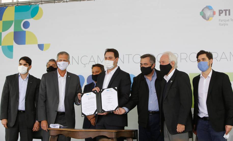 Governo recebe carros elétricos para utilização na frota pública