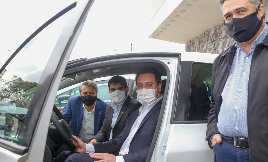 Governo recebe carros elétricos para utilização na frota pública