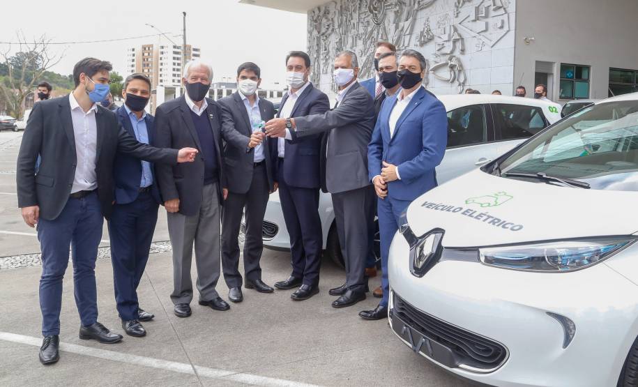 Governo recebe carros elétricos para utilização na frota pública