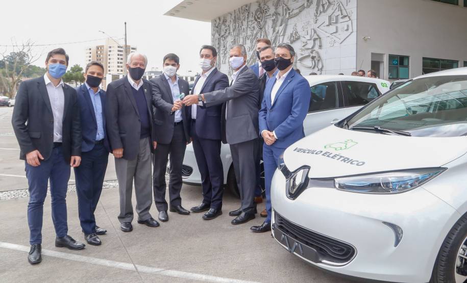 Governo recebe carros elétricos para utilização na frota pública