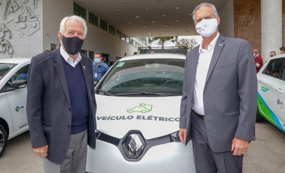 Governo recebe carros elétricos para utilização na frota pública