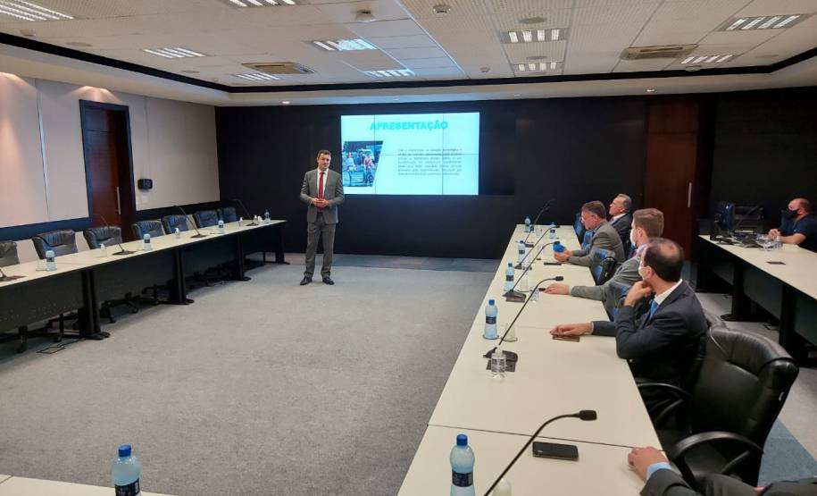 Diretoria do Detran é convidada a conhecer o projeto Muralha Digital da Prefeitura de Curitiba