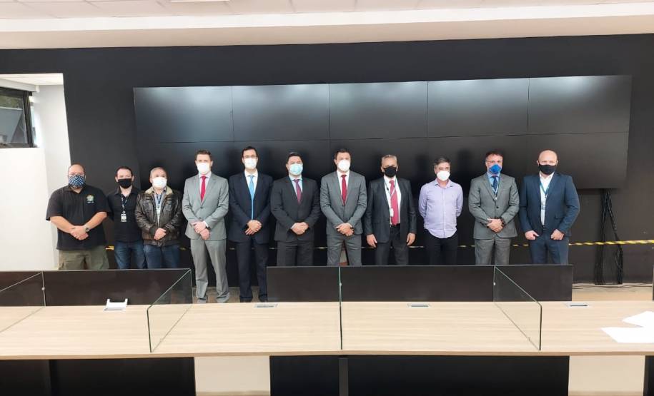 Diretoria do Detran é convidada a conhecer o projeto Muralha Digital da Prefeitura de Curitiba