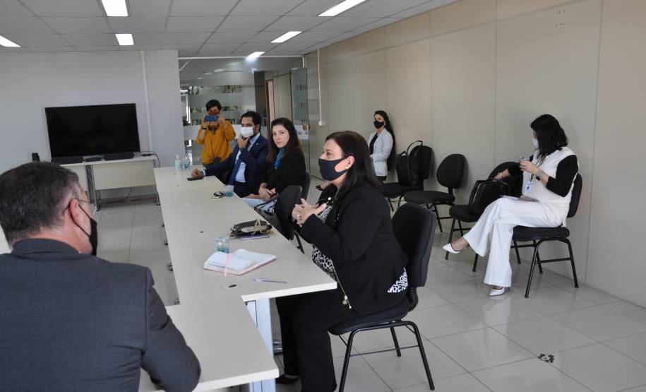 Diretoria do Detran-PR recebe embaixadora da Venezuela