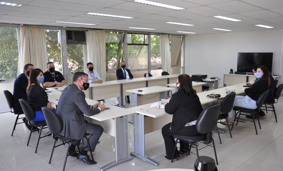 Diretoria do Detran-PR recebe embaixadora da Venezuela