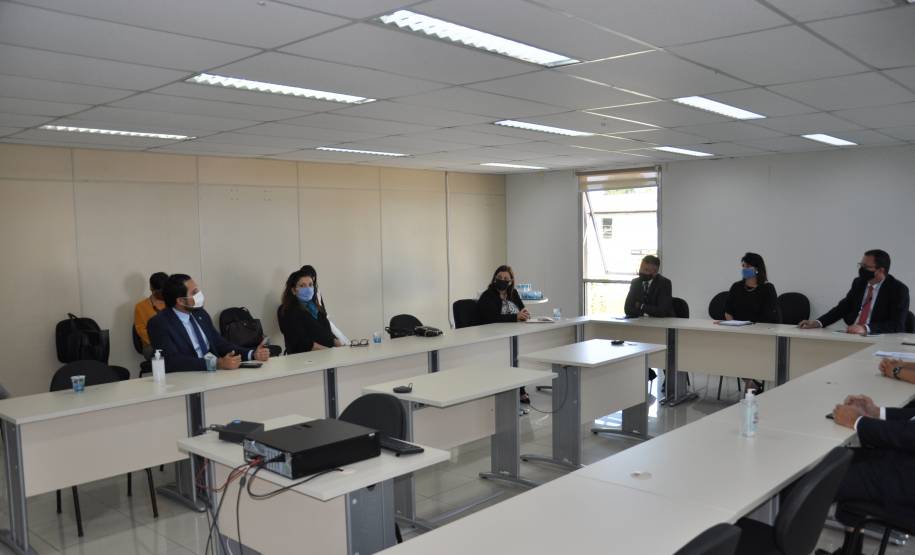 Diretoria do Detran-PR recebe embaixadora da Venezuela