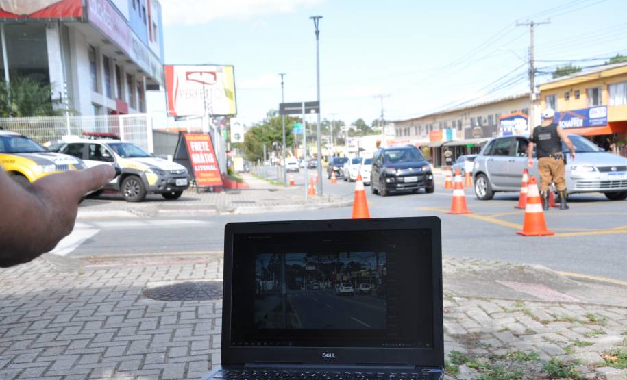 Talonário eletrônico desenvolvido pelo Detran já começa a ser usado pela Polícia Militar do Paraná