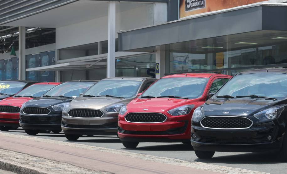 Governo quer diminuir em 50% o valor cobrado para registro de veículos financiados