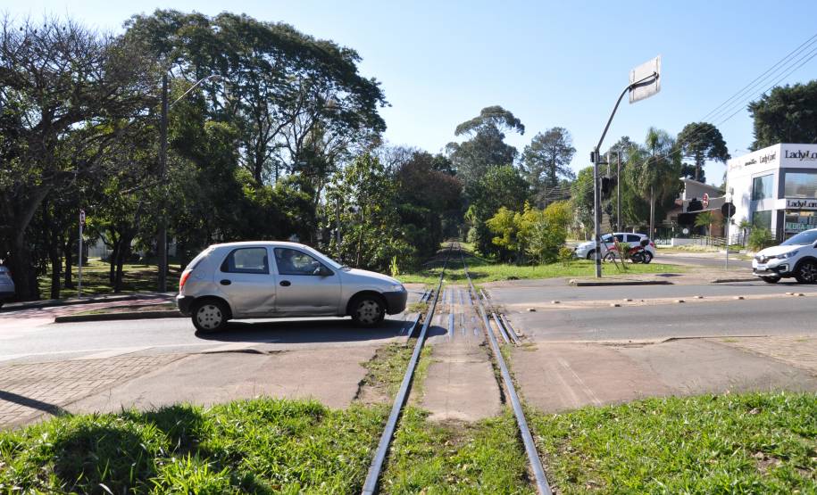 Parceria entre Detran-PR e Rumo amplia orientações aos motoristas sobre cuidados com ferrovias