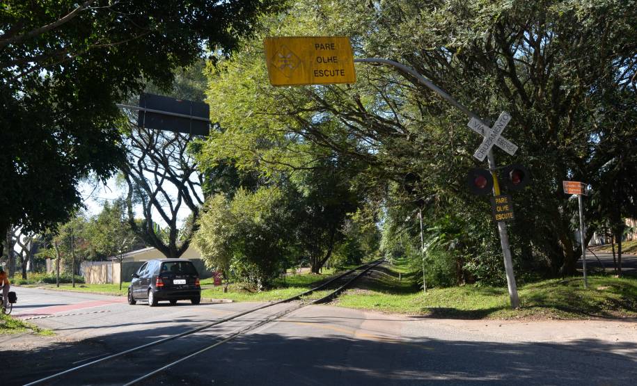 Parceria entre Detran-PR e Rumo amplia orientações aos motoristas sobre cuidados com ferrovias