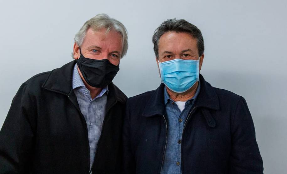 Detran entrega material educativo à Prefeitura de Cianorte