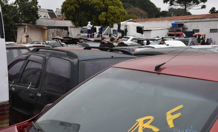 Em operação conjunta, PRF identifica veículos roubados ou furtados em pátio do Detran. - Curitiba, 13/07/2021 - Foto: Detran-PR