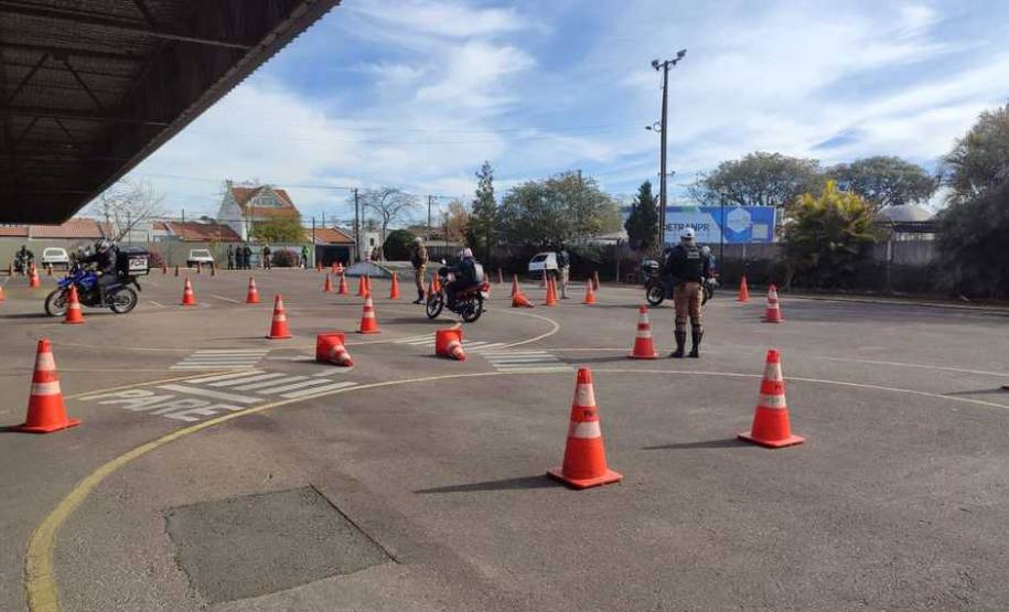 Evento para motociclistas trabalha condução e dicas para evitar acidentes