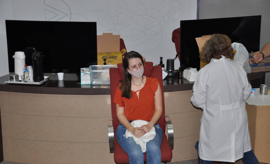 Detran aplica 155 doses da vacina H1N1 em servidores da Autarquia e da Paraná Esporte e prestadores de serviço