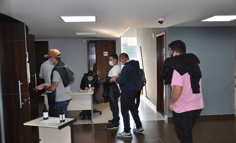 Detran aplica 155 doses da vacina H1N1 em servidores da Autarquia e da Paraná Esporte e prestadores de serviço