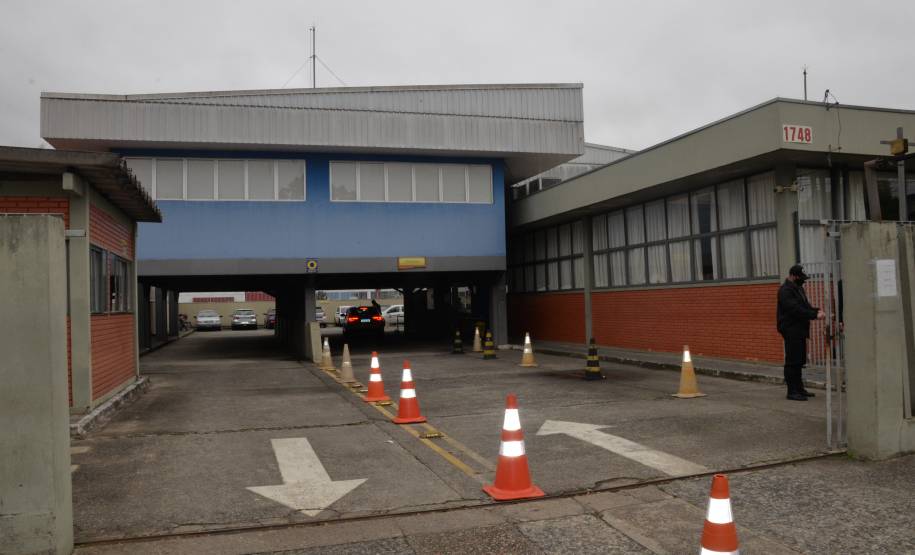 Diretoria do Detran visita posto avançado do Hauer, em Curitiba