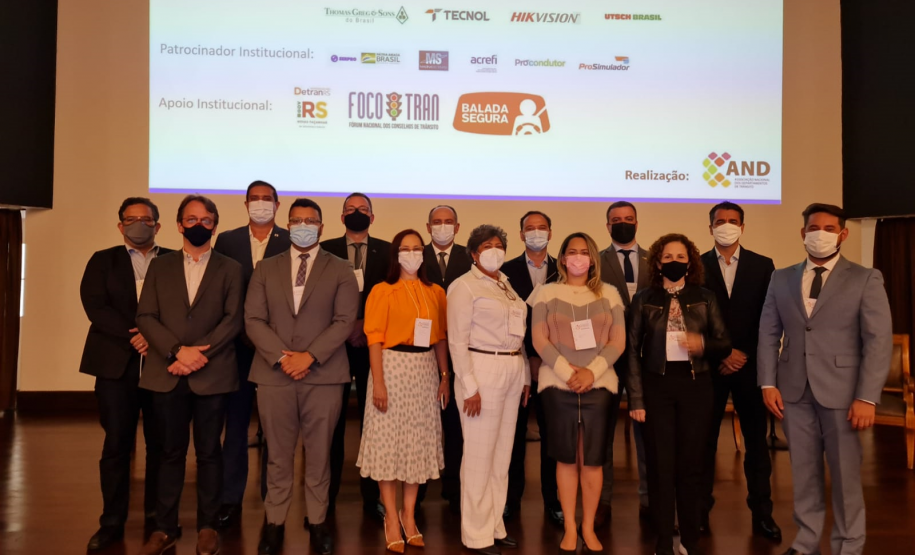 Com nova resolução, Detran-PR converte penalidades médias e leves em advertência por escrito