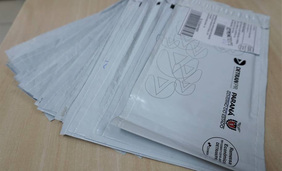 Mais de 35 mil carteiras de habilitação estão em unidades do Detran aguardando a retirada