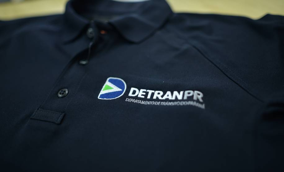 Detran-PR abre processo licitatório para disponibilizar uniforme para seus colaboradores