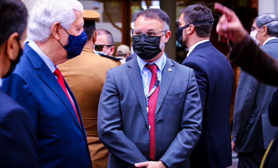 Detran participa de solenidade da troca de comando do Corpo de Bombeiros do Paraná