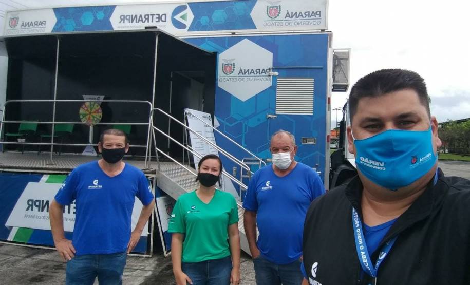 Detran-PR participa do Porto em Ação prestando serviços a caminhoneiros