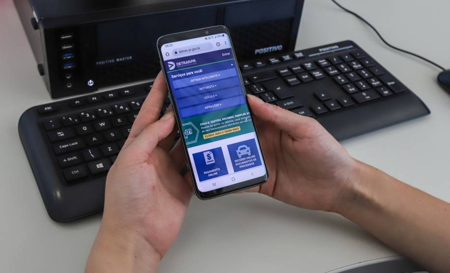 Estado orienta proprietários de veículos a obter versão digital do CRLV