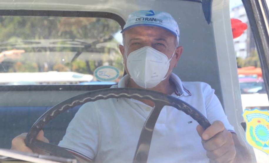 Detran-PR e Senatran lançam o novo modelo de placa preta para veículos de coleção