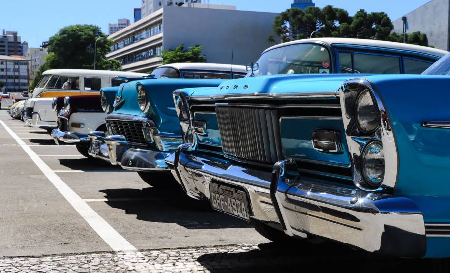 Detran-PR e Senatran lançam o novo modelo de placa preta para veículos de coleção