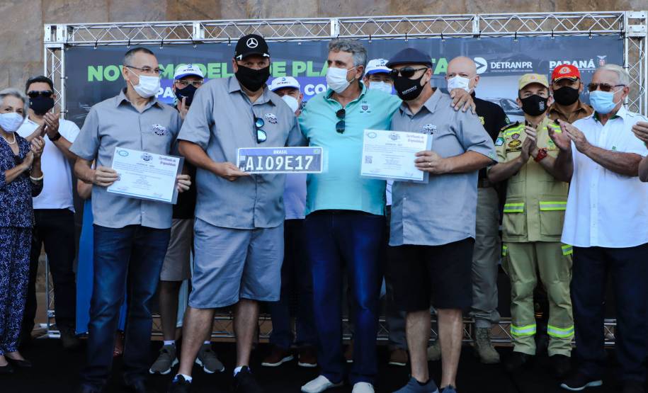 Detran-PR e Senatran lançam o novo modelo de placa preta para veículos de coleção