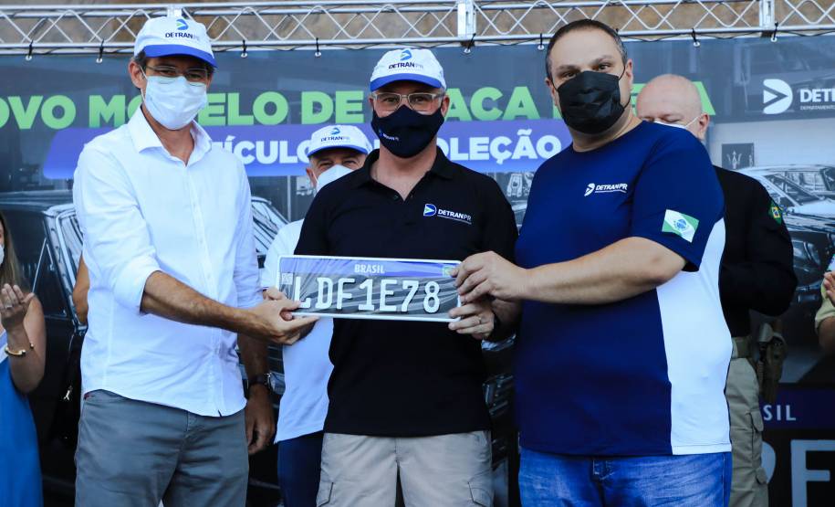 Detran-PR e Senatran lançam o novo modelo de placa preta para veículos de coleção