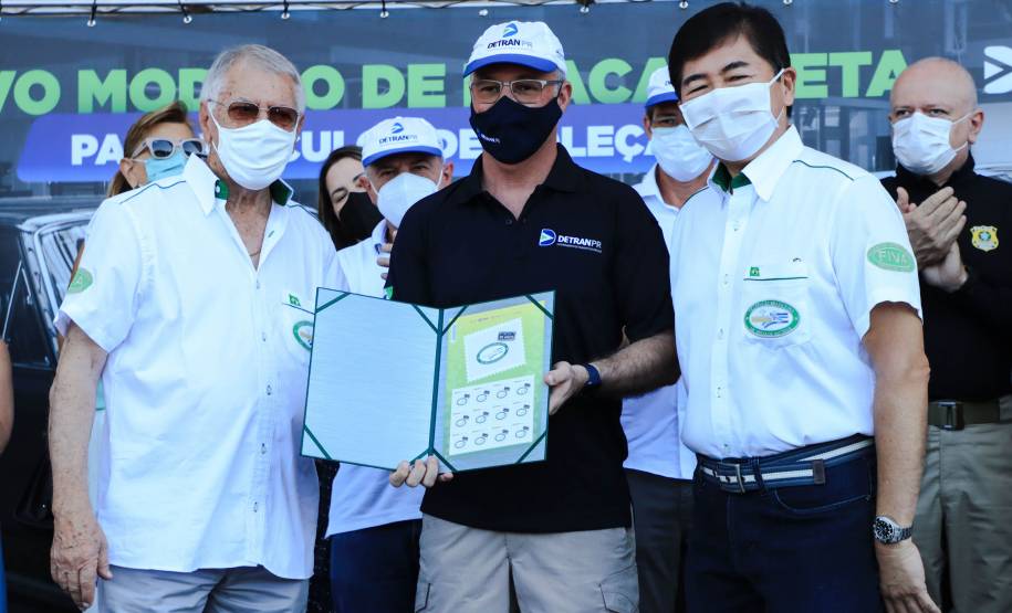 Detran-PR e Senatran lançam o novo modelo de placa preta para veículos de coleção
