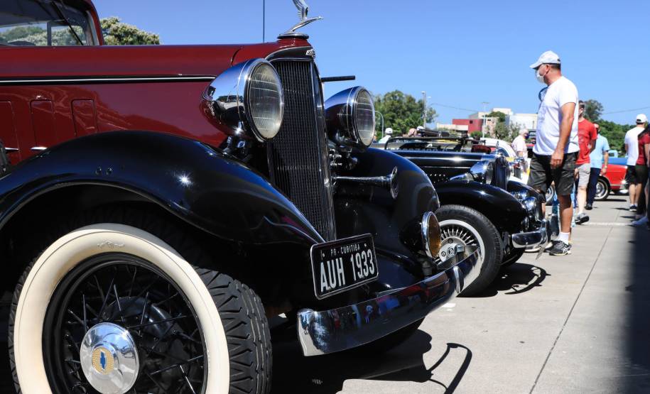 Detran-PR e Senatran lançam o novo modelo de placa preta para veículos de coleção