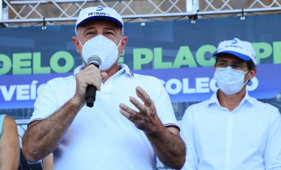 Detran-PR e Senatran lançam o novo modelo de placa preta para veículos de coleção