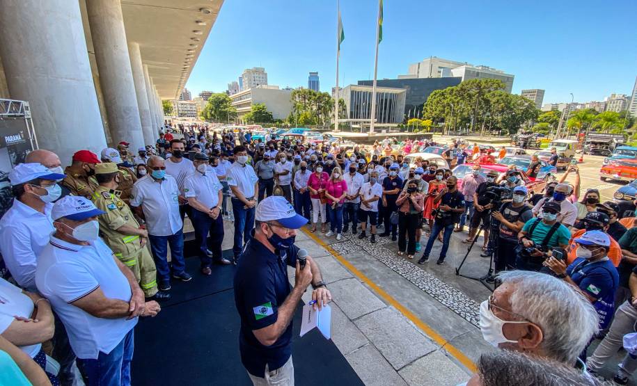 Detran-PR e Senatran lançam o novo modelo de placa preta para veículos de coleção