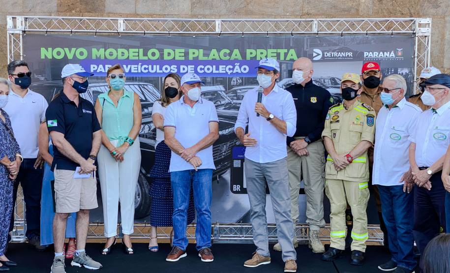 Detran-PR e Senatran lançam o novo modelo de placa preta para veículos de coleção