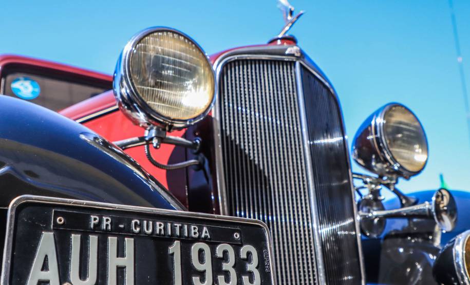 Detran-PR e Senatran lançam o novo modelo de placa preta para veículos de coleção