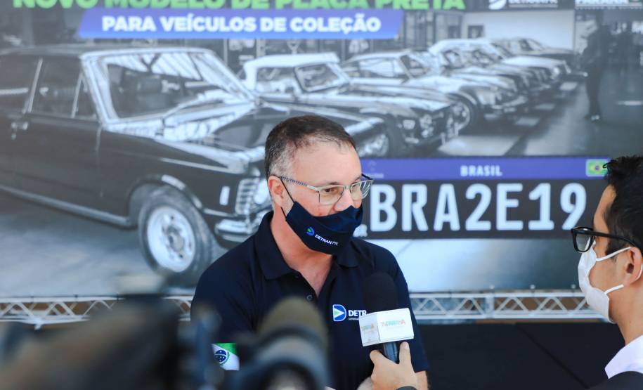 Detran-PR e Senatran lançam o novo modelo de placa preta para veículos de coleção