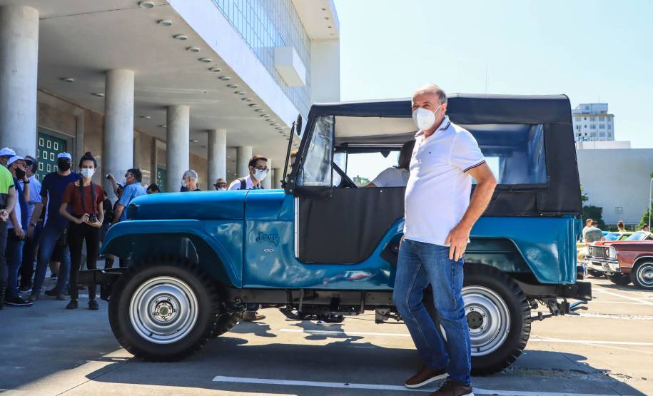 Detran-PR e Senatran lançam o novo modelo de placa preta para veículos de coleção