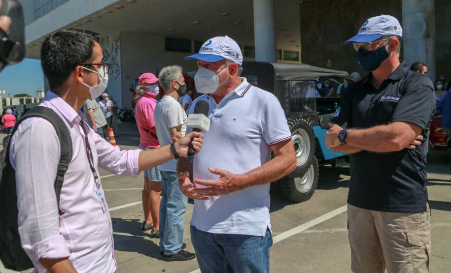 Detran-PR e Senatran lançam o novo modelo de placa preta para veículos de coleção
