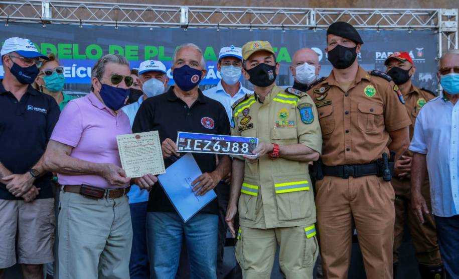 Detran-PR e Senatran lançam o novo modelo de placa preta para veículos de coleção