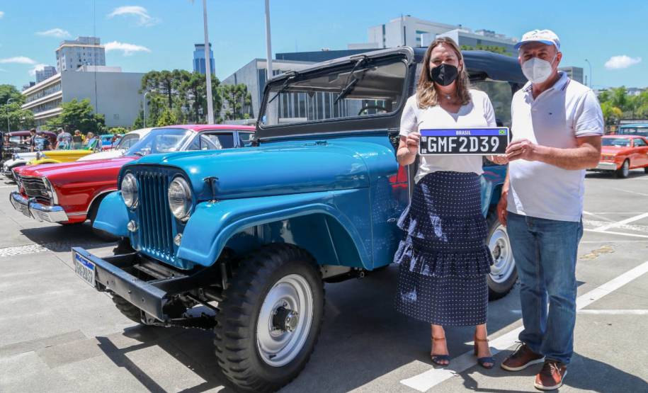 Detran-PR e Senatran lançam o novo modelo de placa preta para veículos de coleção