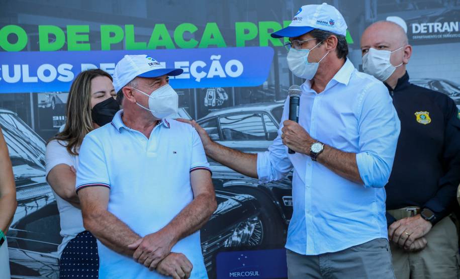 Detran-PR e Senatran lançam o novo modelo de placa preta para veículos de coleção
