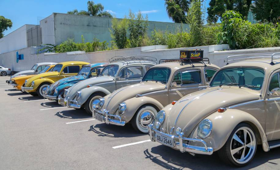 Detran-PR e Senatran lançam o novo modelo de placa preta para veículos de coleção