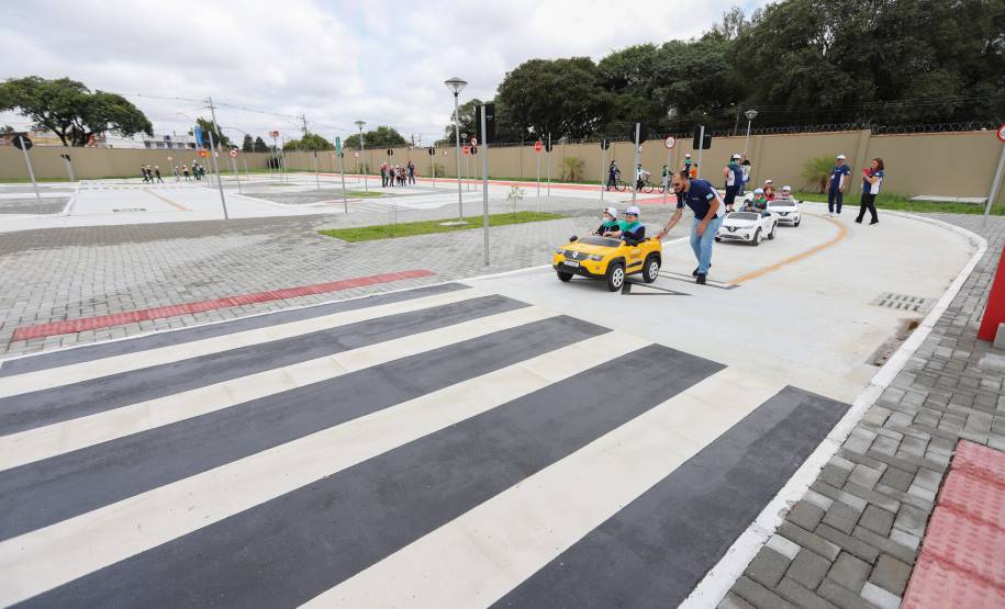 Governador inaugura Detranzinho, minicidade voltada à educação no trânsito para crianças