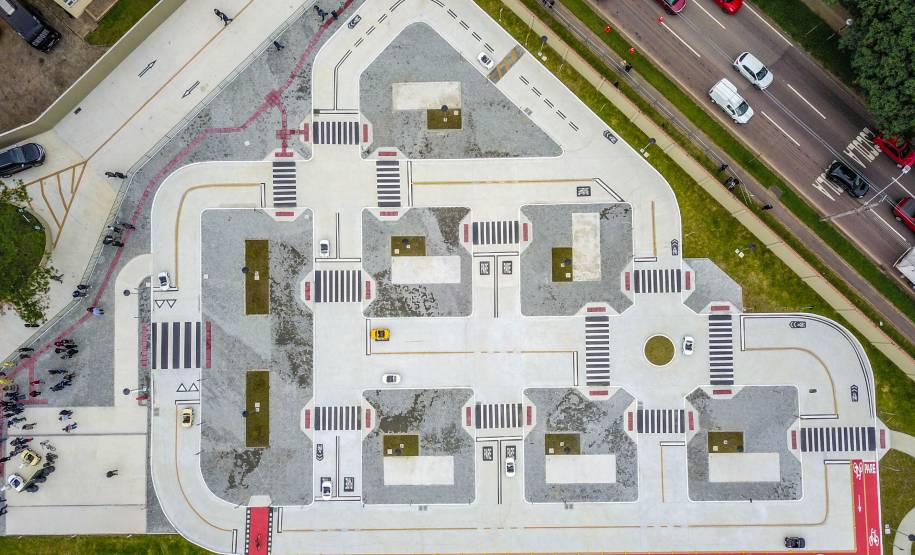 Governador inaugura Detranzinho, minicidade voltada à educação no trânsito para crianças