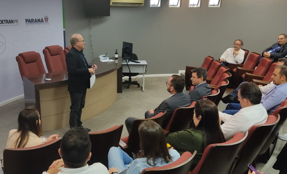 Novo diretor-geral do Detran-PR, Adriano Furtado, toma posse