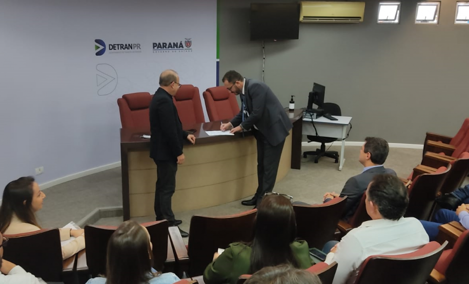 Novo diretor-geral do Detran-PR, Adriano Furtado, toma posse